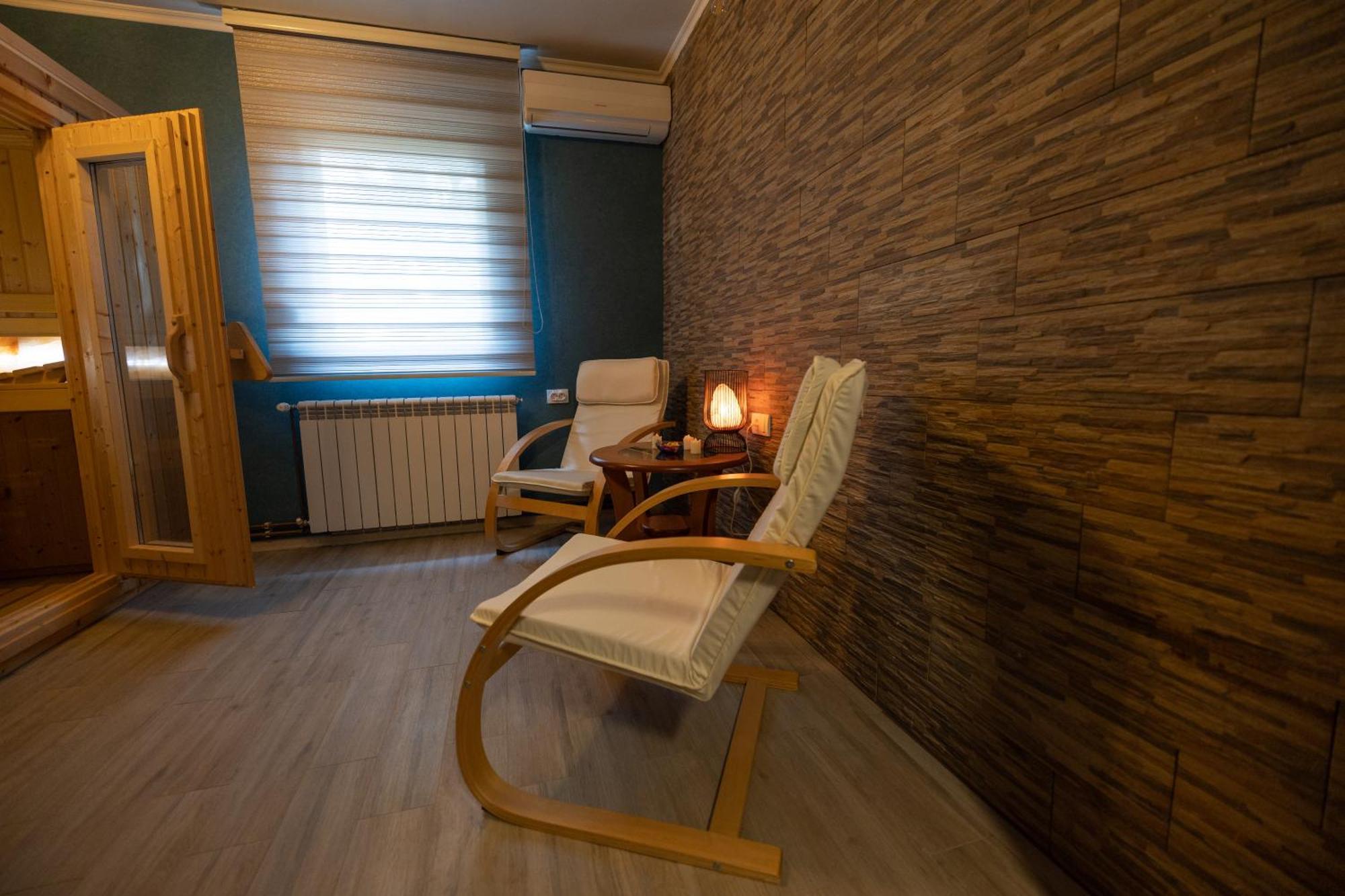 Garni Hotel Lama Kragujevac Exterior photo