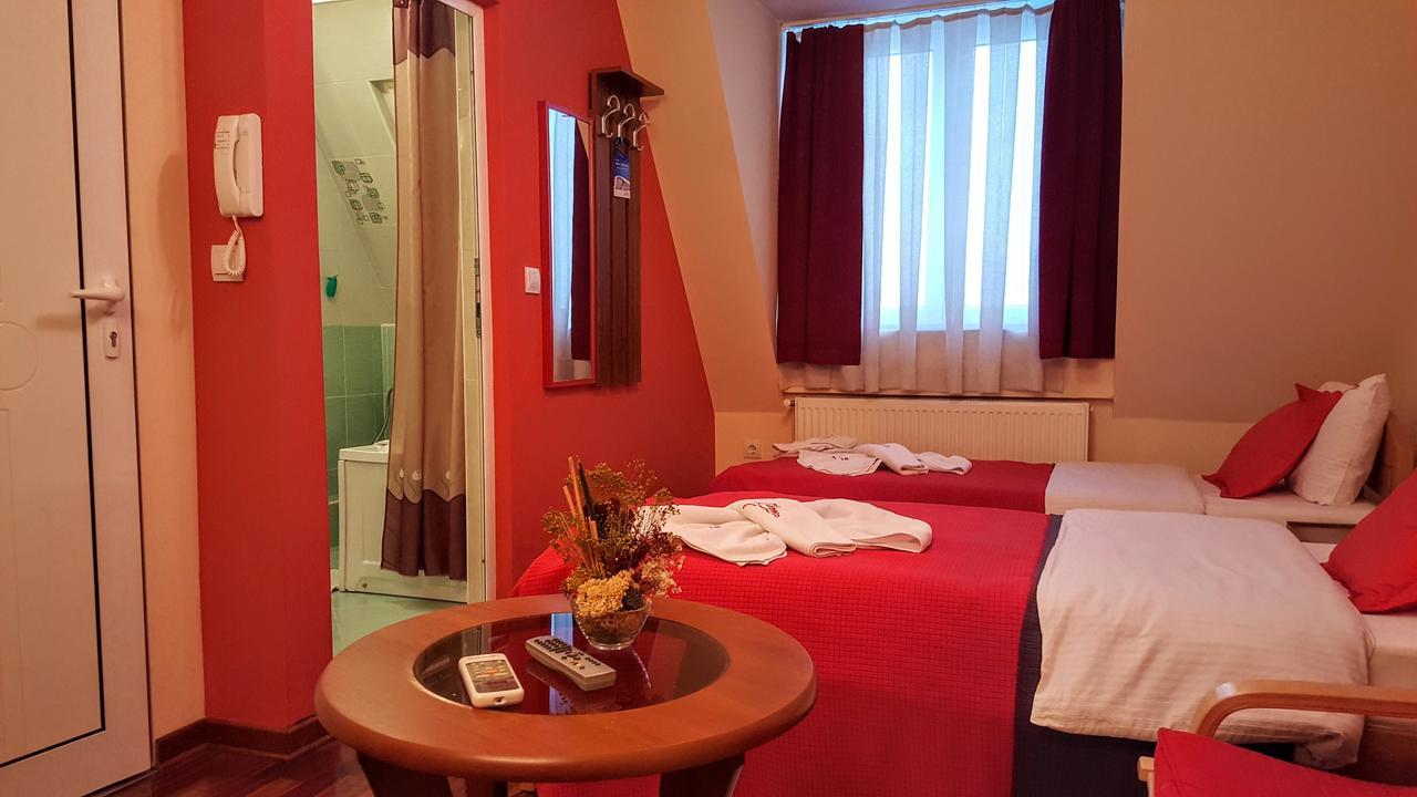 Garni Hotel Lama Kragujevac Exterior photo