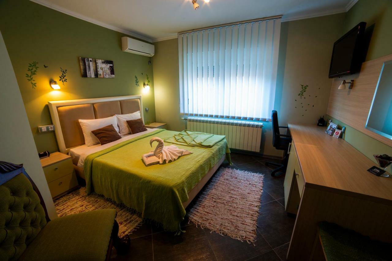 Garni Hotel Lama Kragujevac Exterior photo