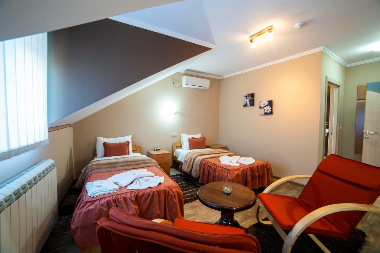 Garni Hotel Lama Kragujevac Exterior photo