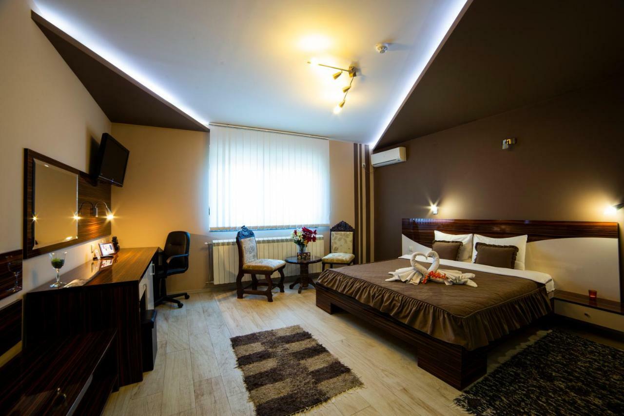 Garni Hotel Lama Kragujevac Exterior photo