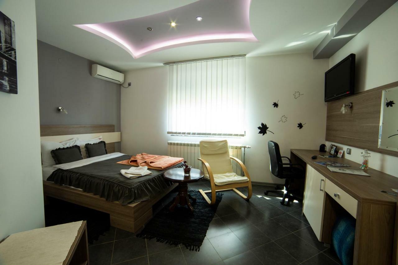 Garni Hotel Lama Kragujevac Exterior photo