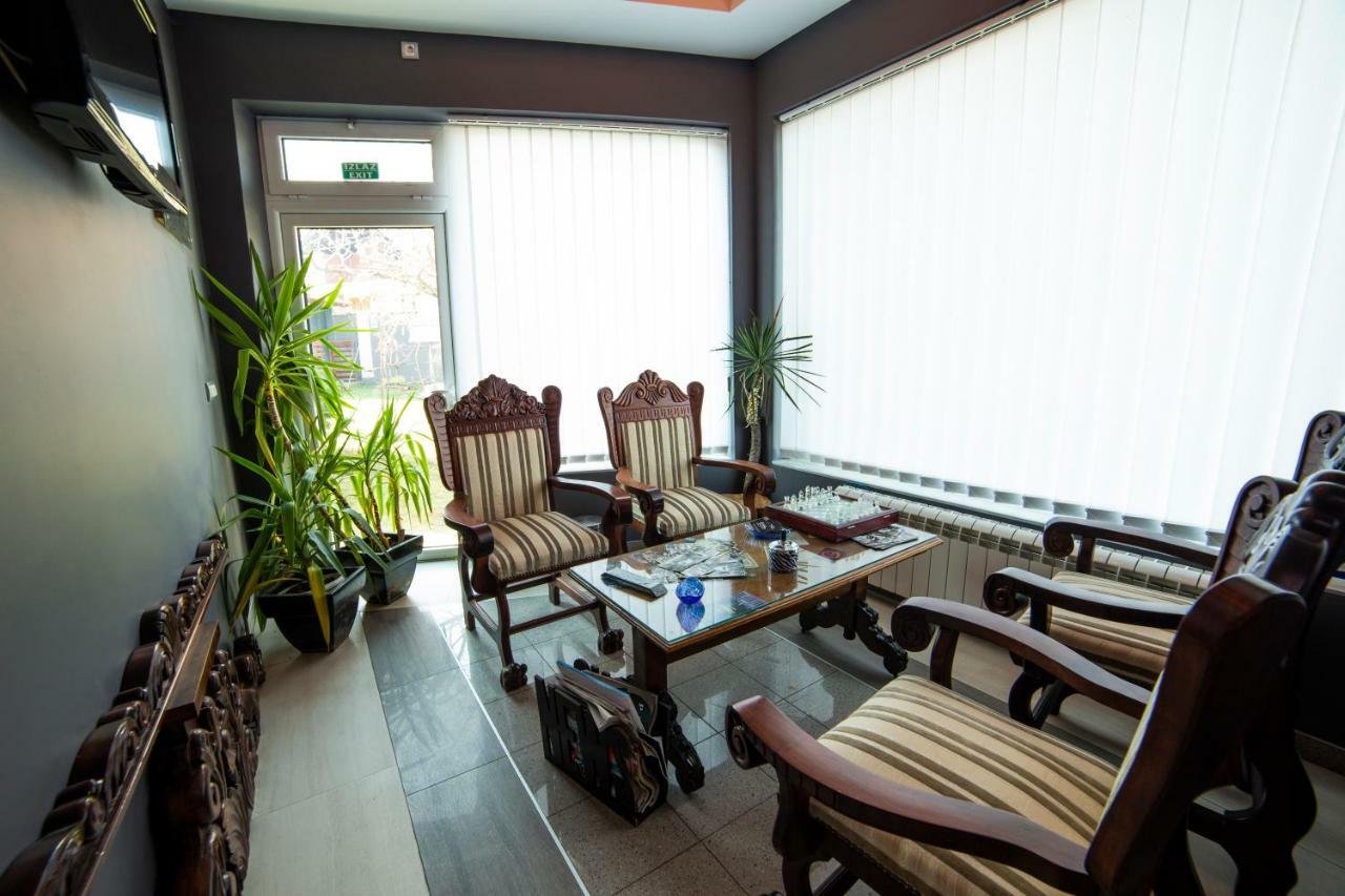Garni Hotel Lama Kragujevac Exterior photo