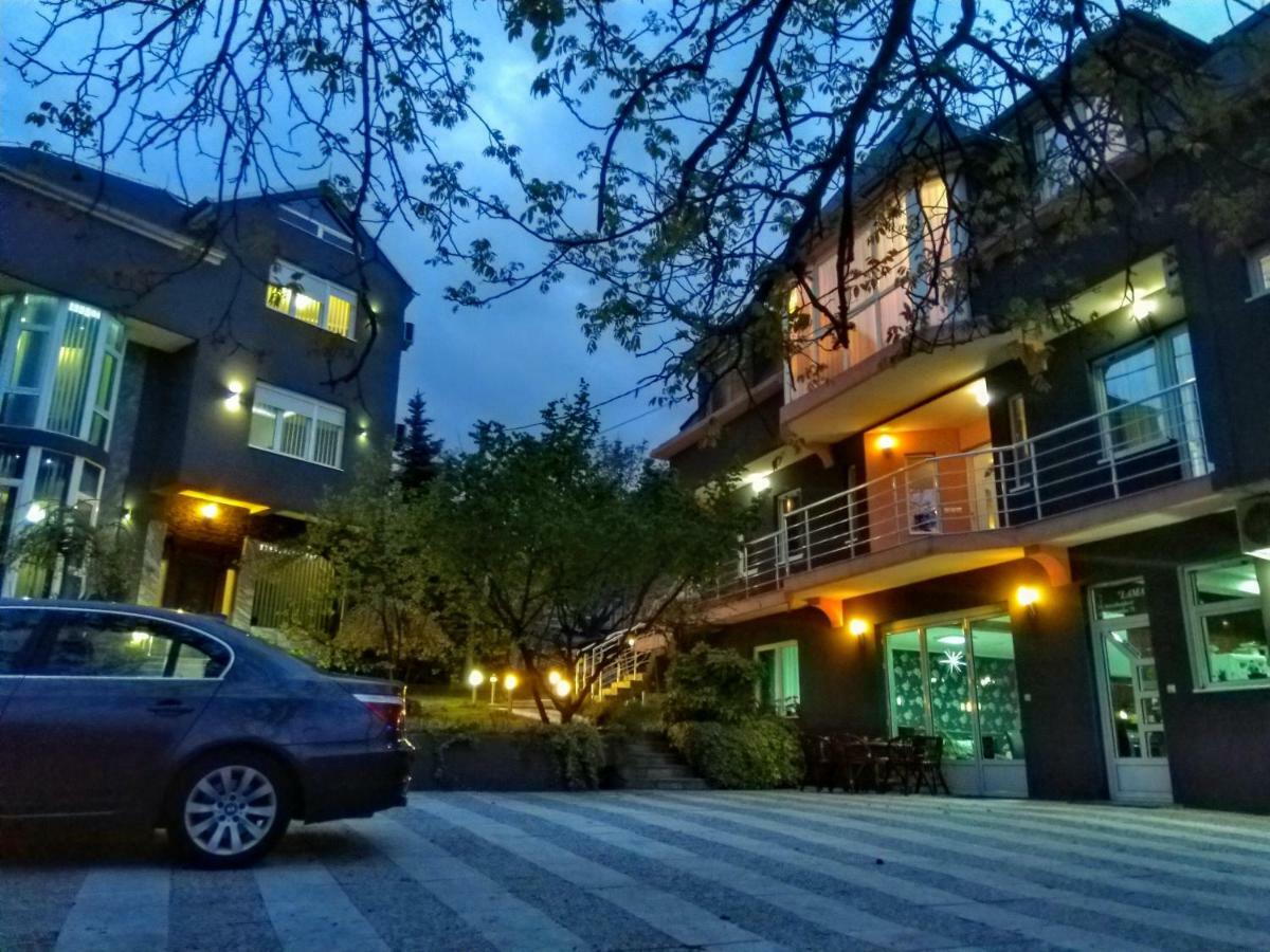 Garni Hotel Lama Kragujevac Exterior photo